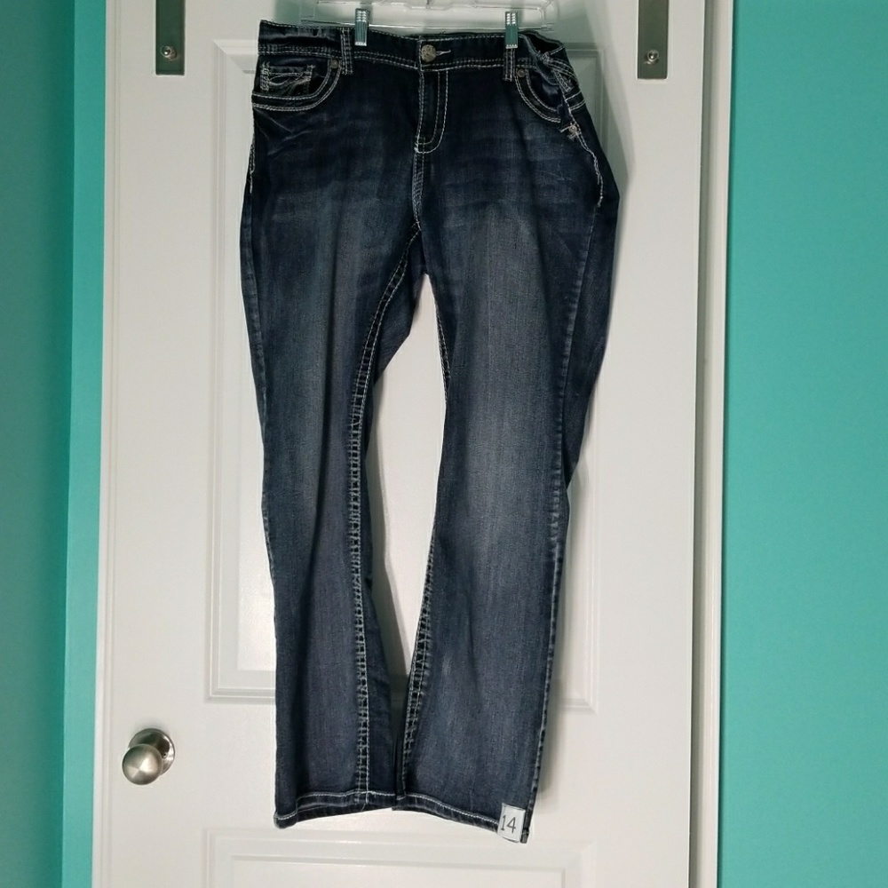 Maurices jeans